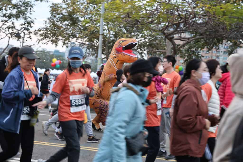 參與台南古都馬拉松之沿途民眾